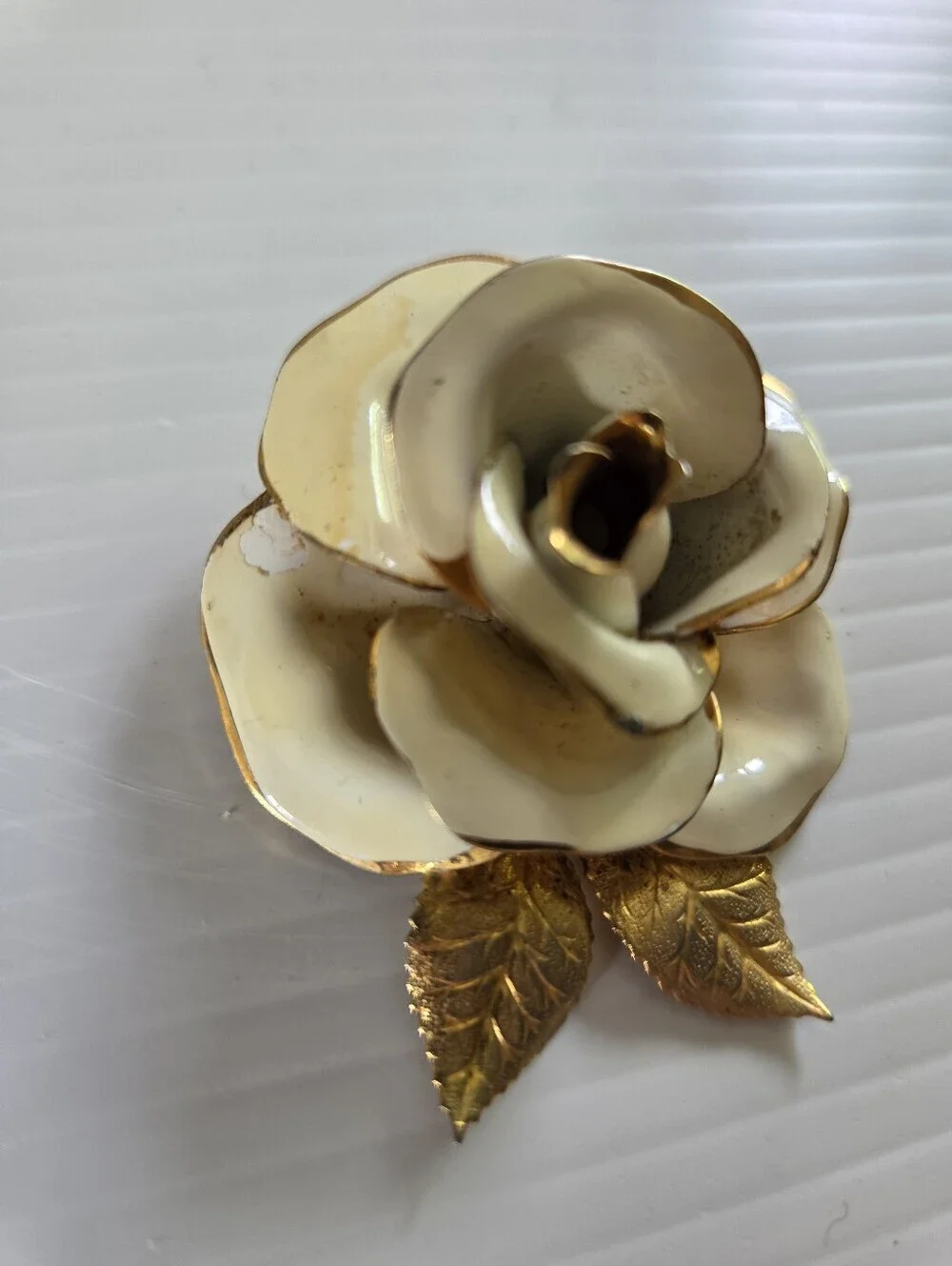 Vintage Creamy White Enamel Rose Brooch Gold Tone Leaves Floral Pin